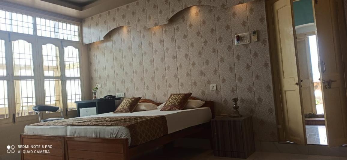 Shiva Ganges View Guest House Варанасі Екстер'єр фото
